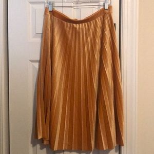 Free Press gold pleated midi-length skirt NWT